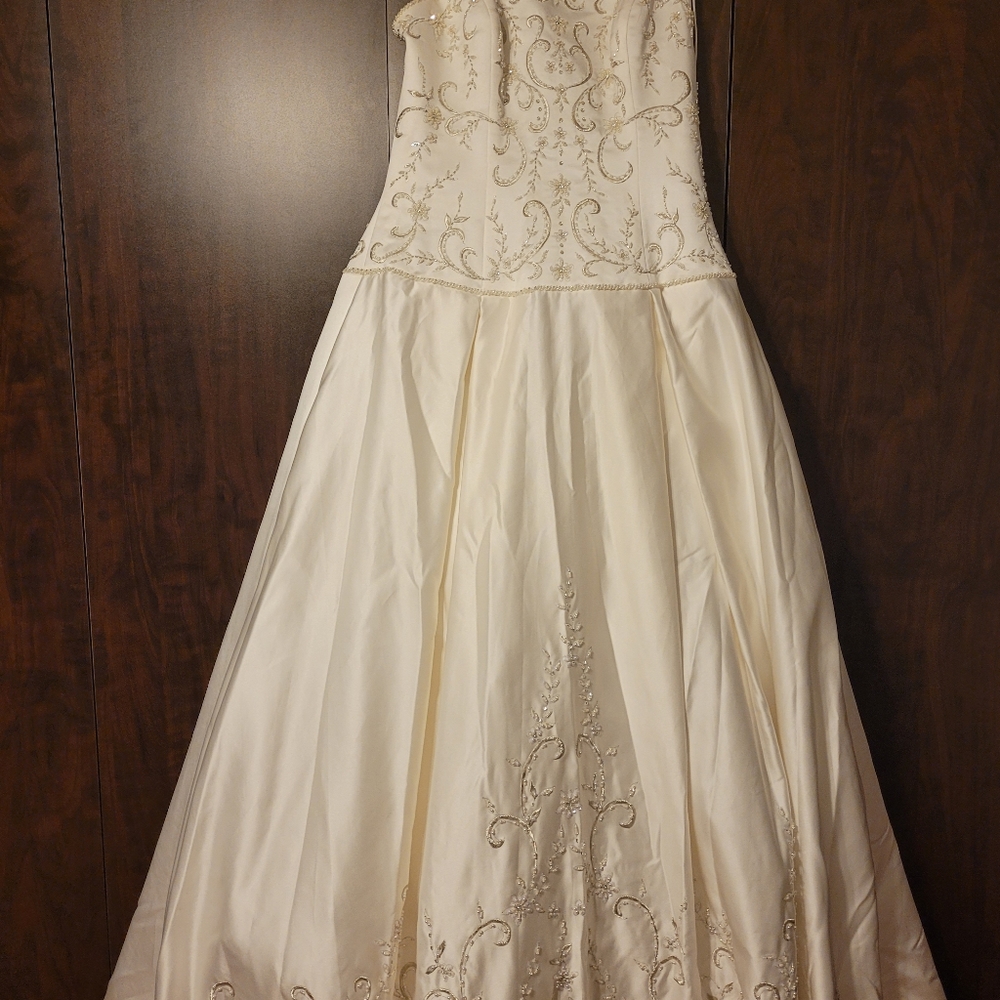 Da Vinci Wedding Dress